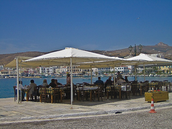 Hafen in Tinos